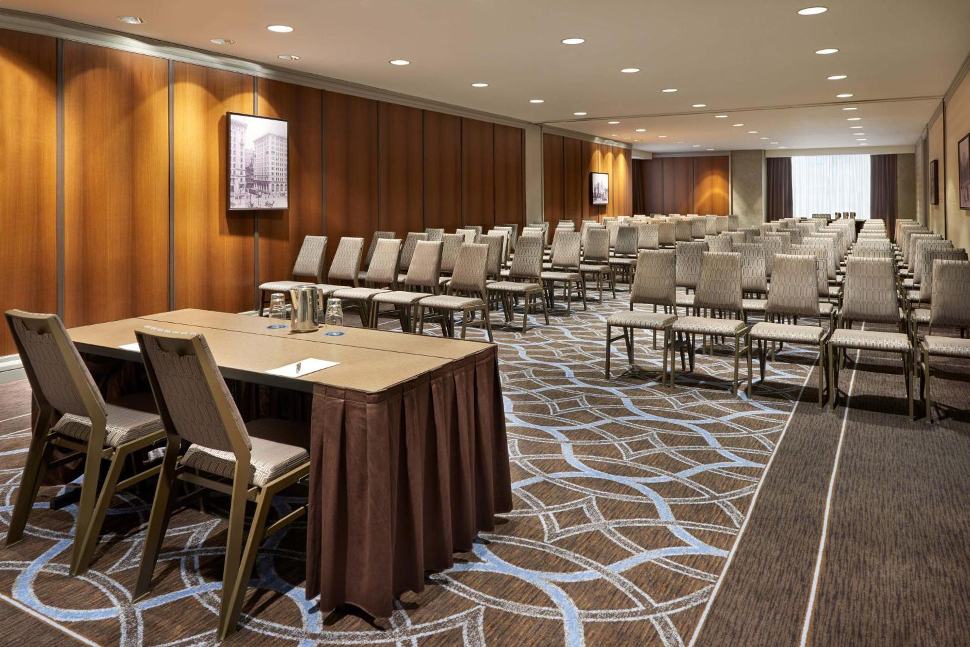 Hotel Le Centre Sheraton Montreal